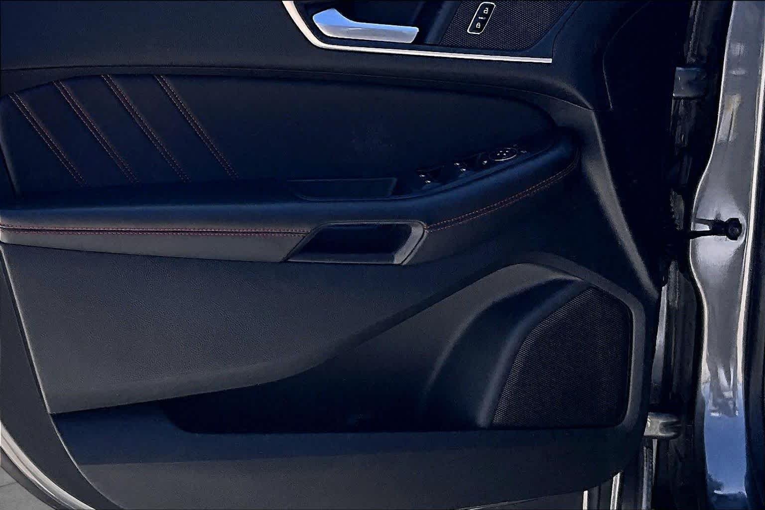 Used 2023 Carbonized Gray Ford ST-Line image 20
