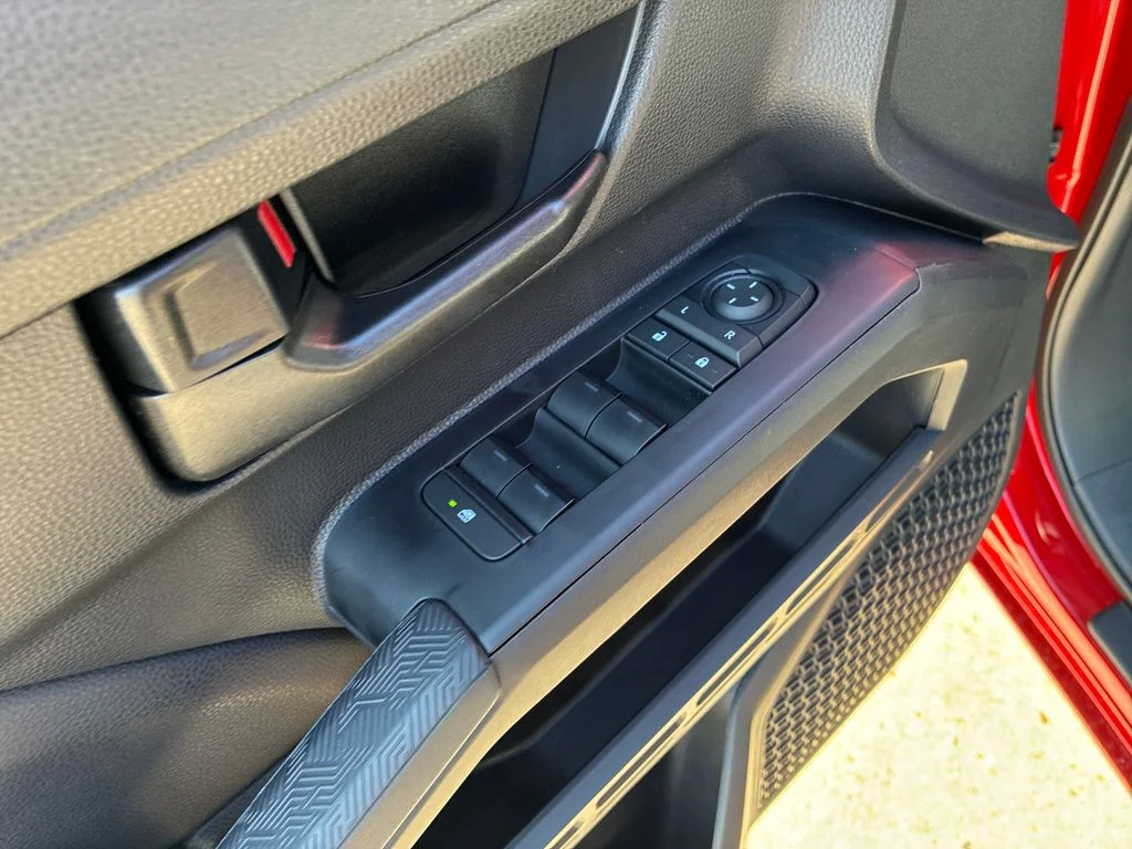 2026 Toyota Tacoma SR5 - Photo 13