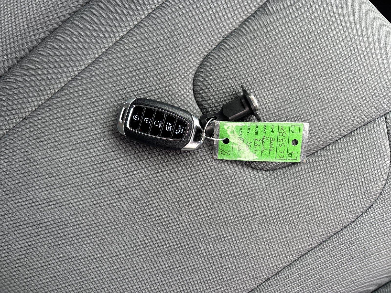 Used 2022 Phantom Black Hyundai SEL image 40