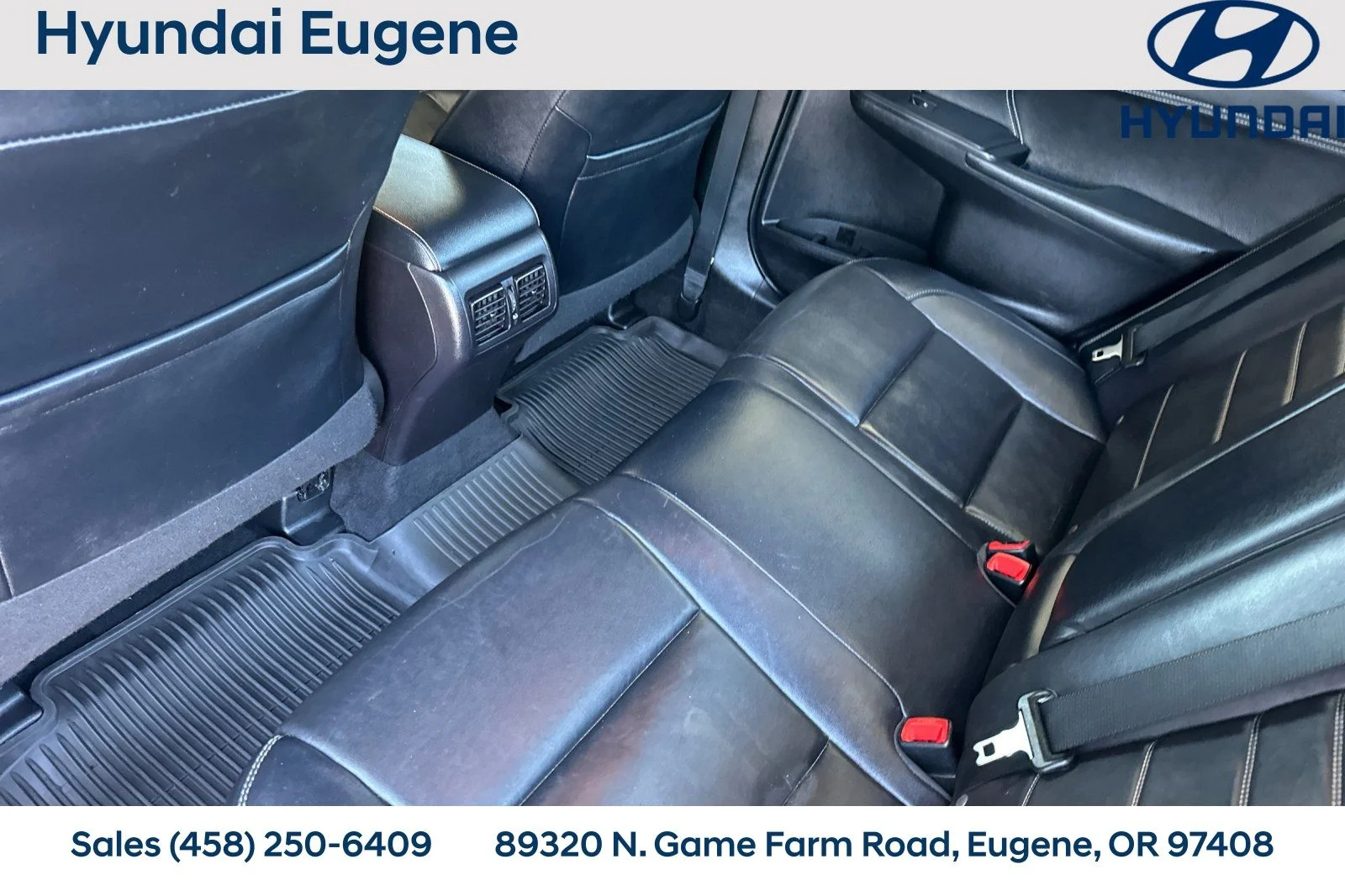 Used 2016 Silver Toyota XLE image 17