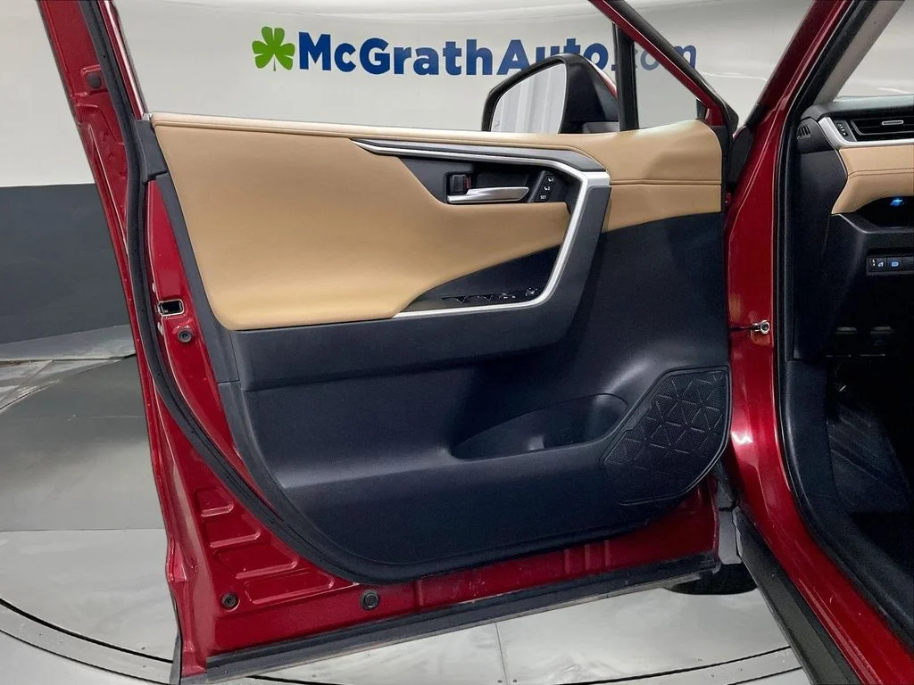 Used 2019 Red Toyota Limited image 27