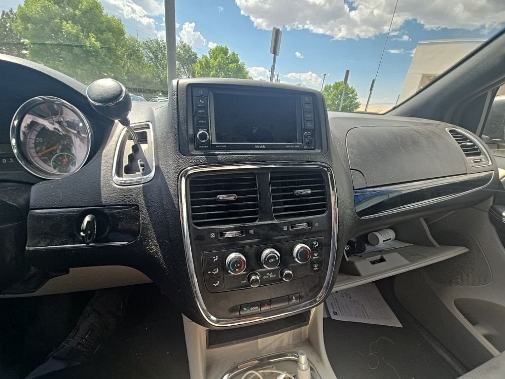 Used 2019 Silver Dodge SXT image 14