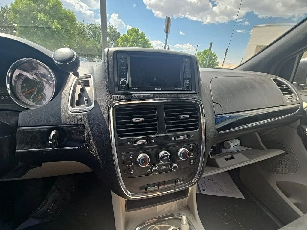Used 2019 Silver Dodge SXT image 14