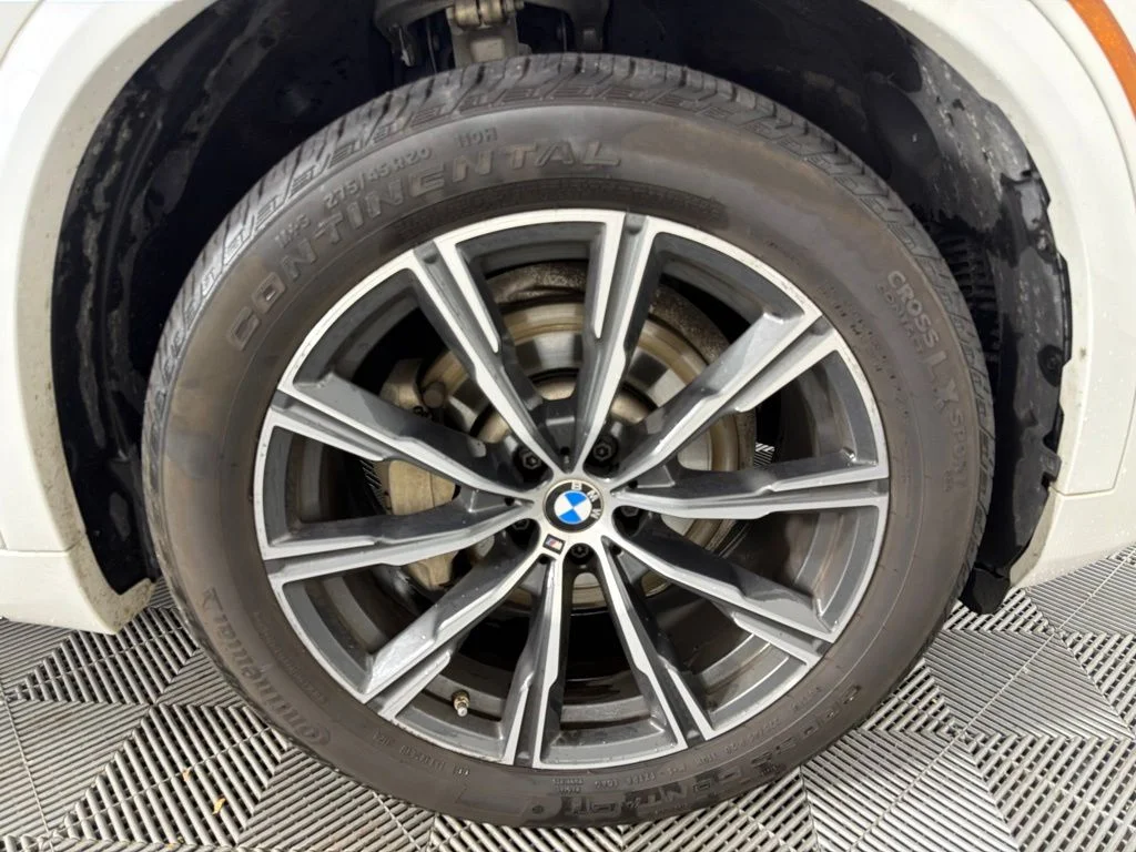 Used 2022 Mineral White Metallic BMW xDrive40i image 11