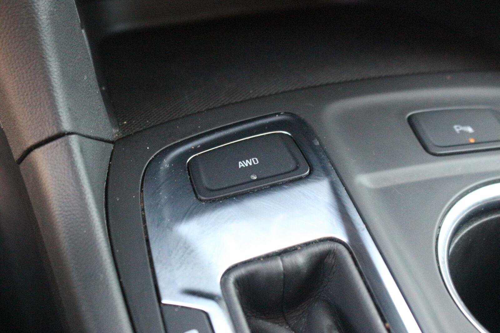 Used 2024 Sterling Gray Metallic Chevrolet LT image 29