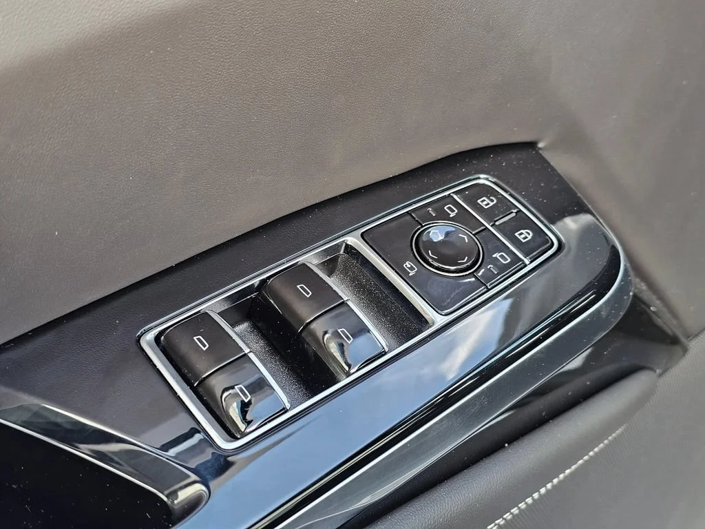 New 2026 Vibrant White Tricoat Cadillac Platinum Sport image 25