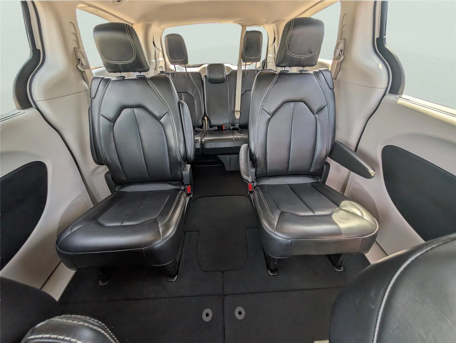 Used 2024 Bright White Clearcoat Chrysler Touring L image 36