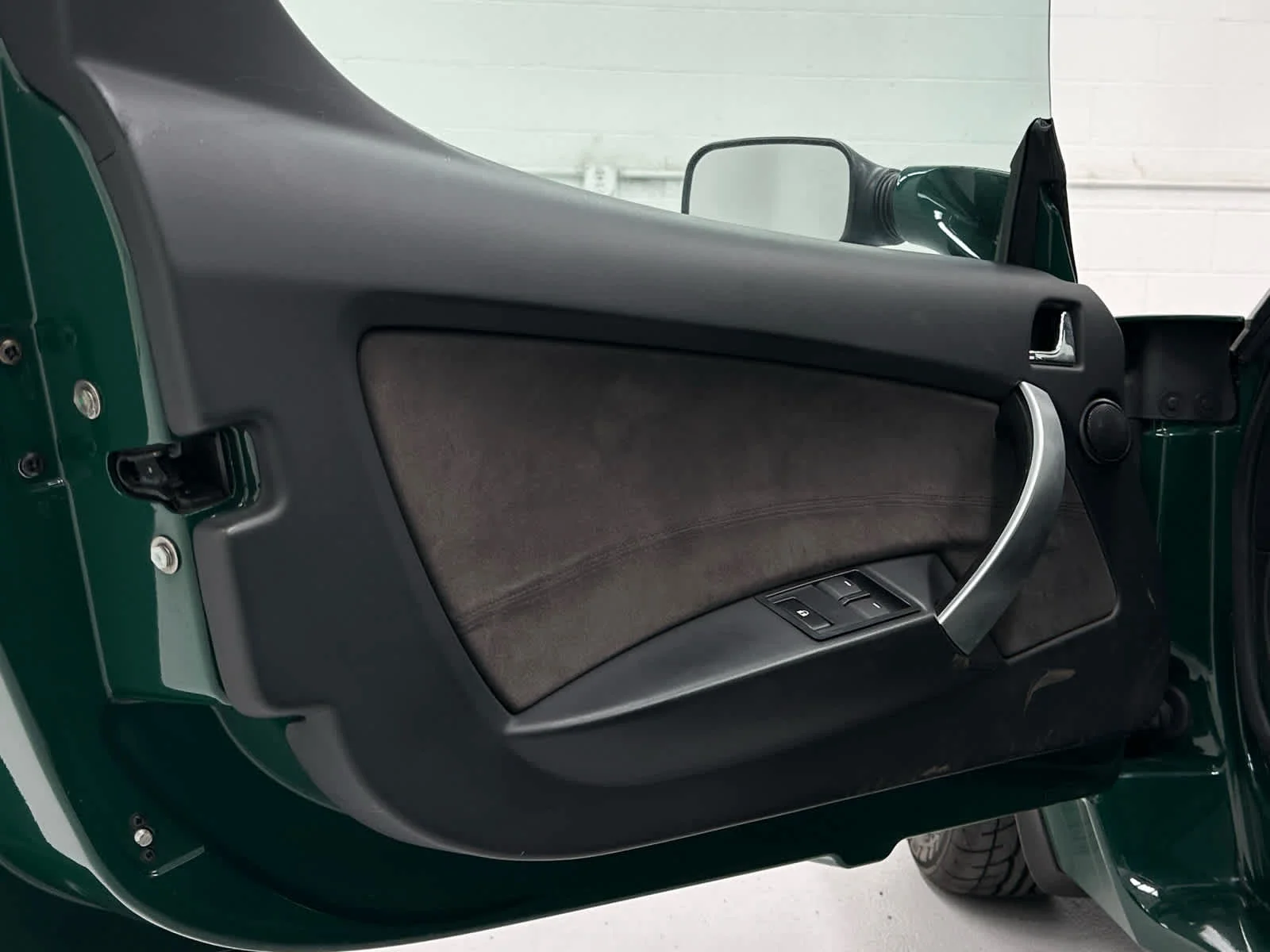 Used 2008 Racing Green Tesla  image 16