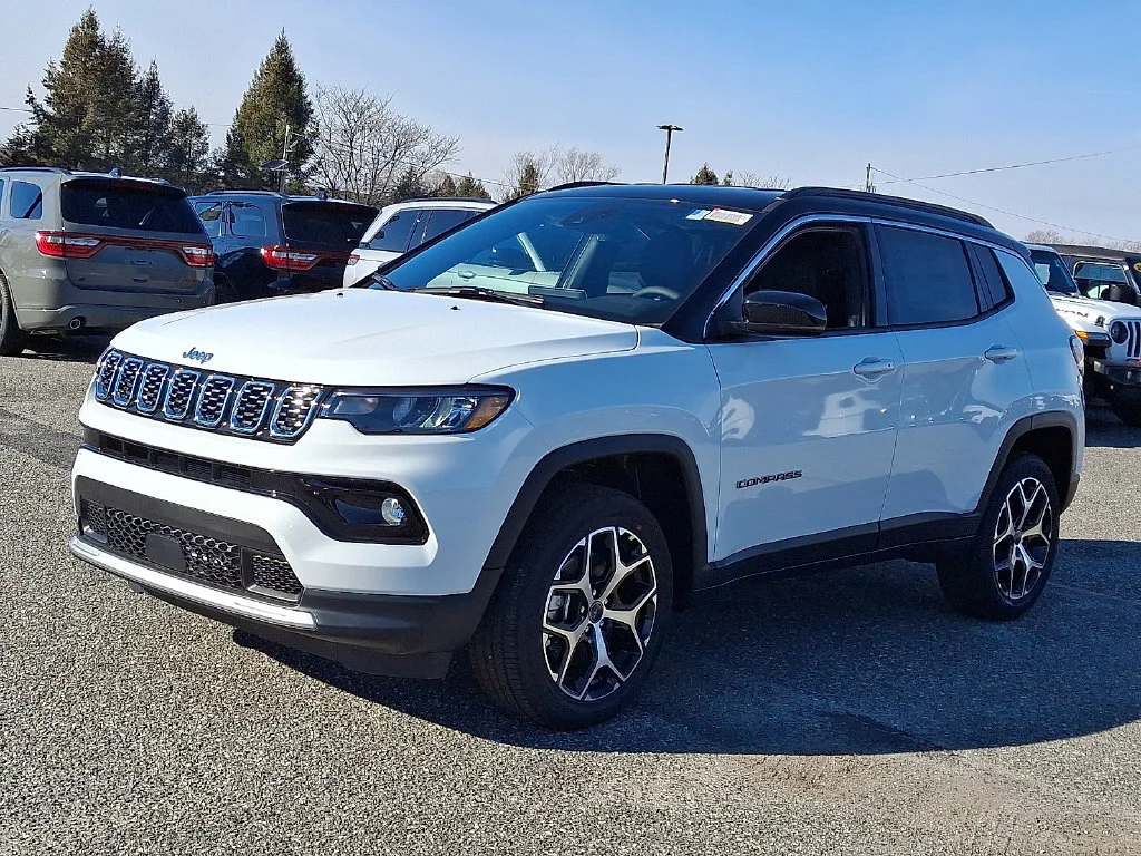New 2026 Bright White Clear-Coat Exterior Paint Jeep Limited image 4