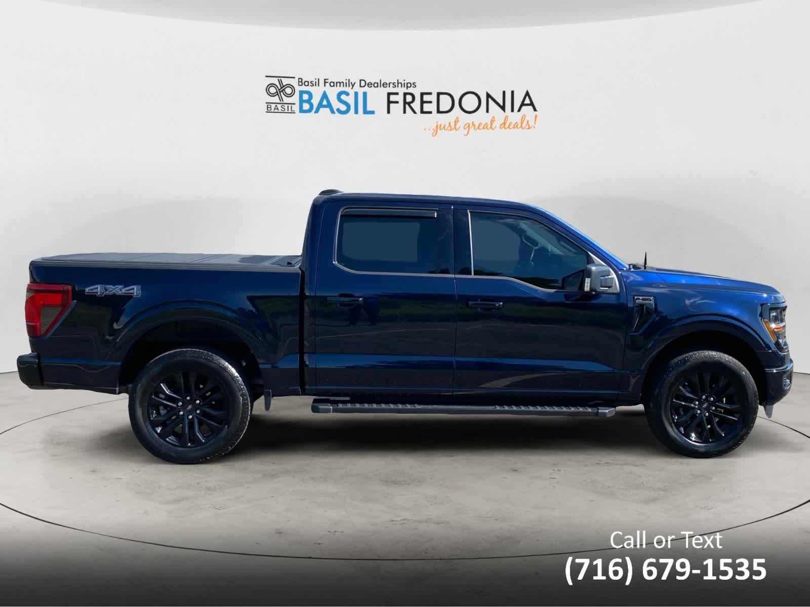 Used 2024 Antimatter Blue Ford XLT image 10
