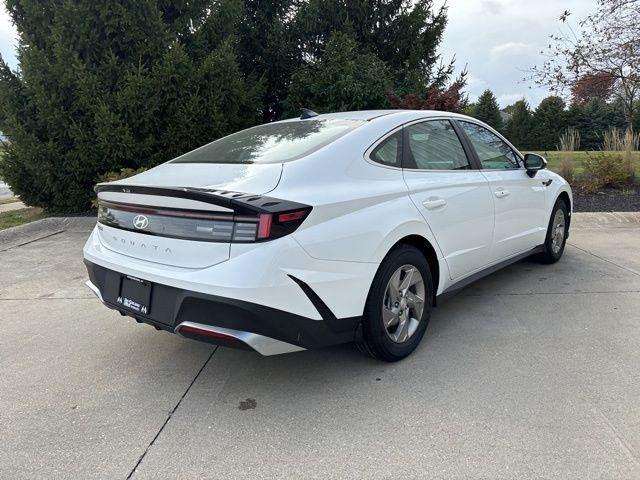 New 2026 Serenity White Hyundai SE image 38