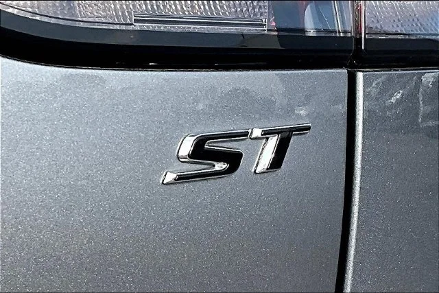 Used 2021 Gray Buick Essence image 24