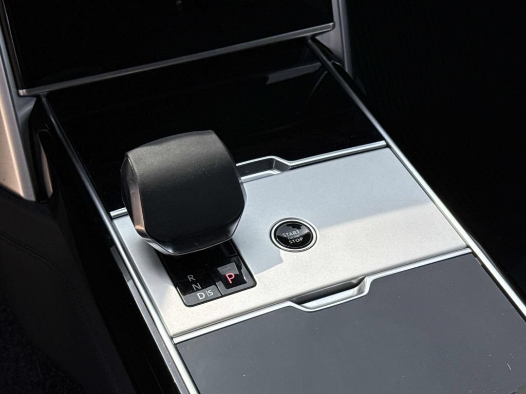 Used 2024 Black Land Rover Autobiography image 36