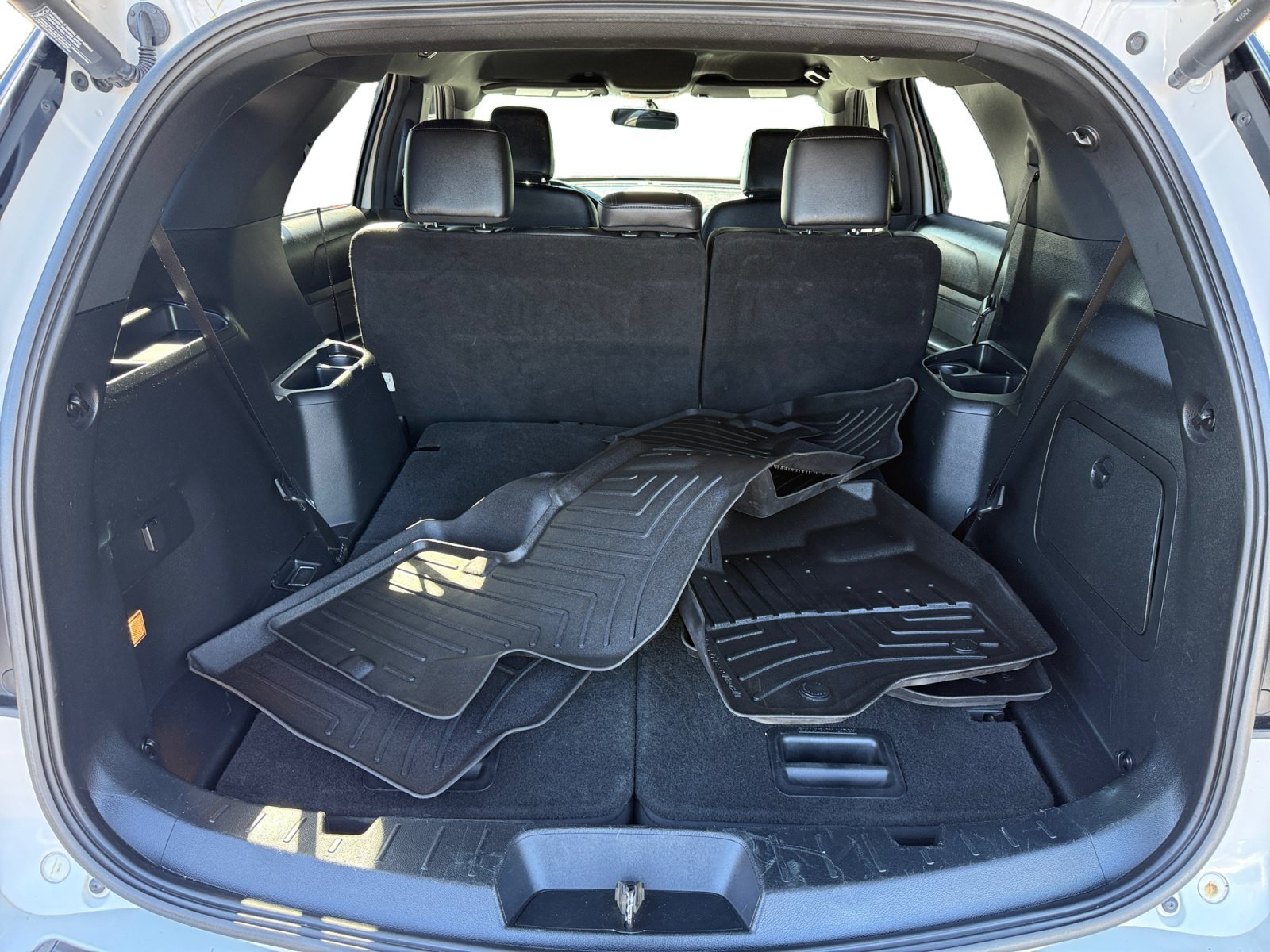 Used 2019 White Platinum Clearcoat Metallic Ford XLT image 17