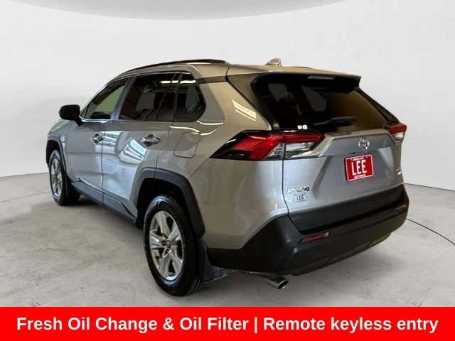 Used 2020 Silver Toyota XLE image 3