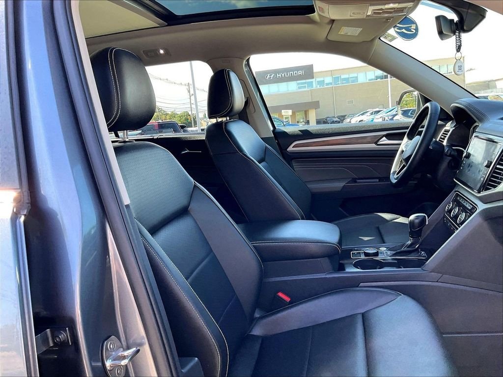 Used 2023 Gray Volkswagen 3.6L V6 SE w/Technology image 11