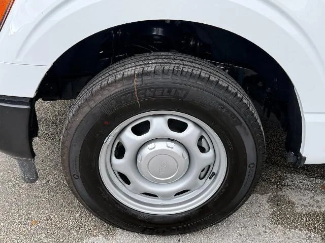 New 2026 Oxford White Ford XL image 14