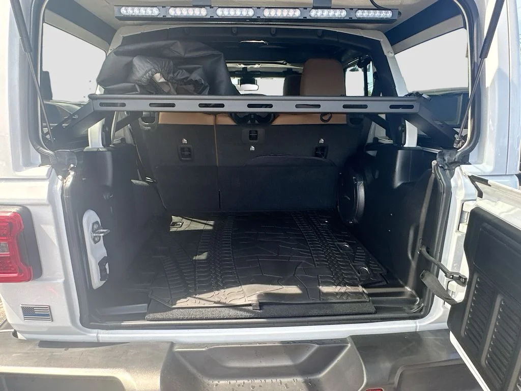 Used 2023 White Jeep Sahara image 30