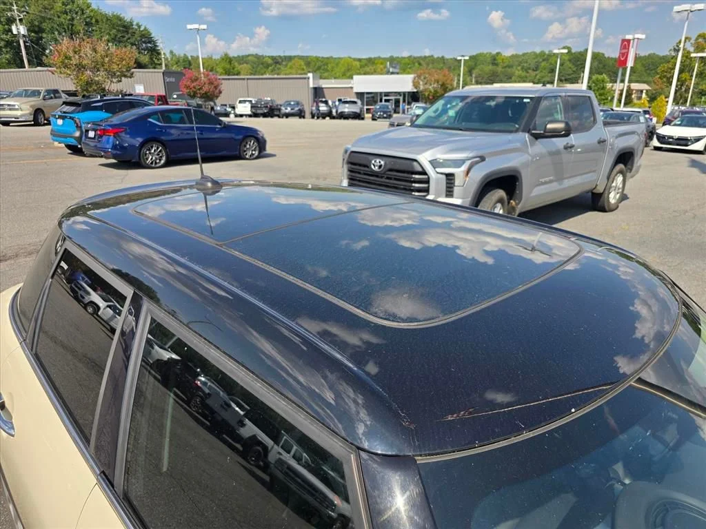 Used 2016 White MINI Base image 18