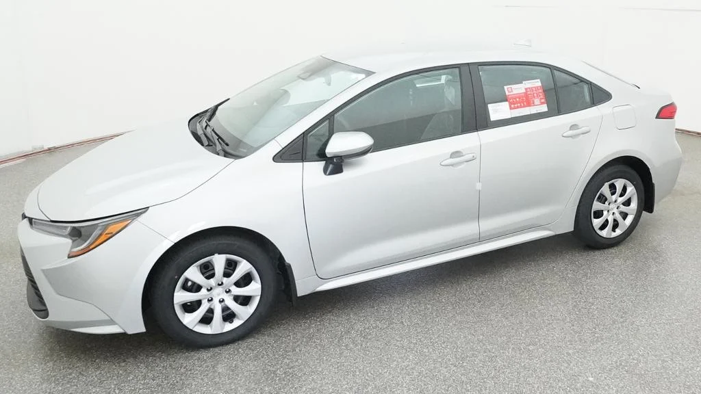 New 2026 Classic Silver Metallic Toyota LE image 5