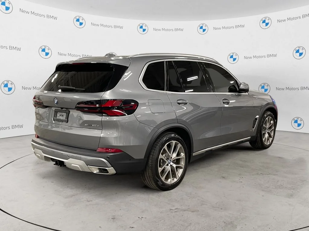 Used 2025 Gray Metallic BMW xDrive50e image 5