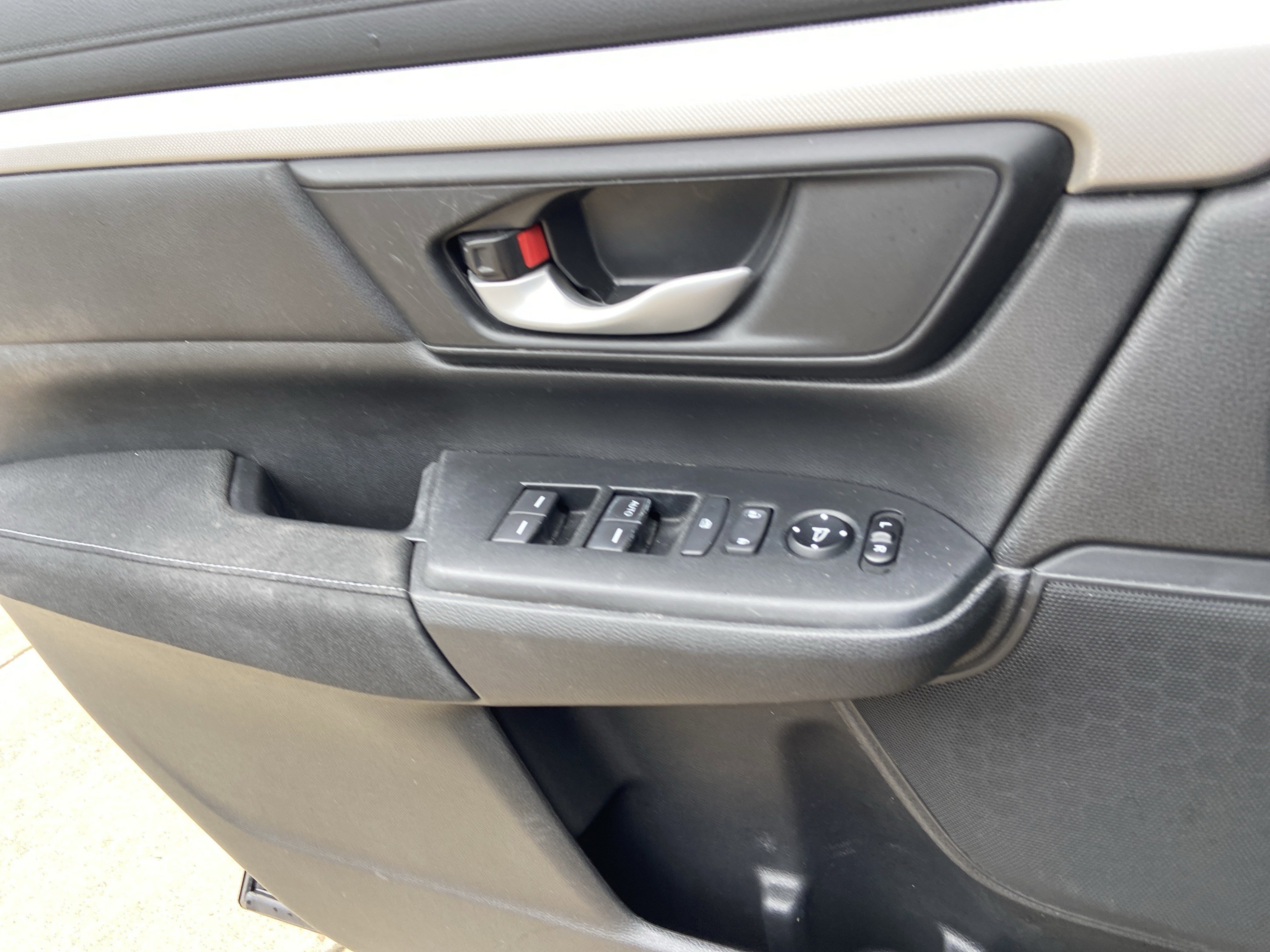 Used 2018 Crystal Black Pearl Honda LX image 40