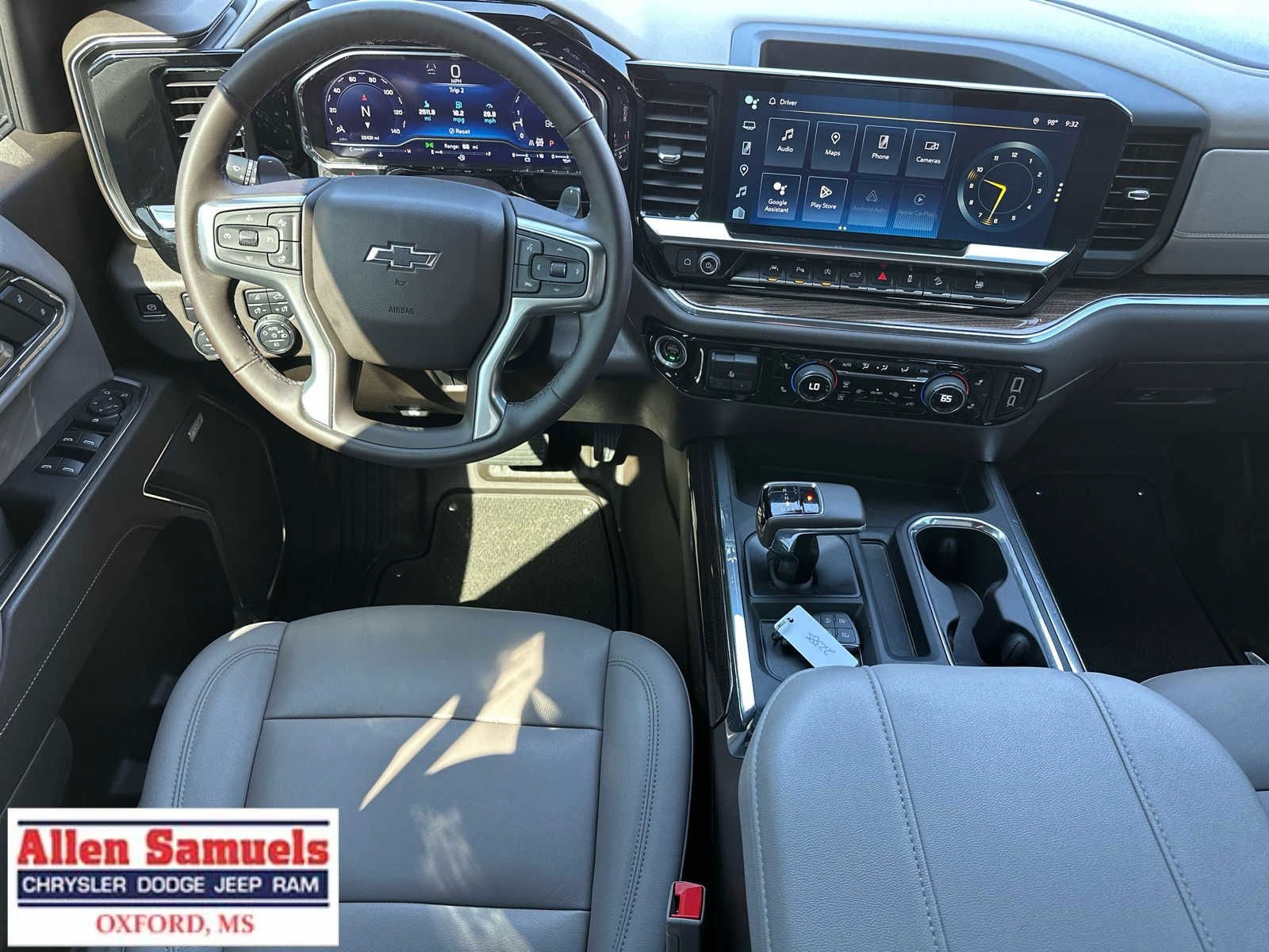 Used 2024 White Chevrolet RST image 14