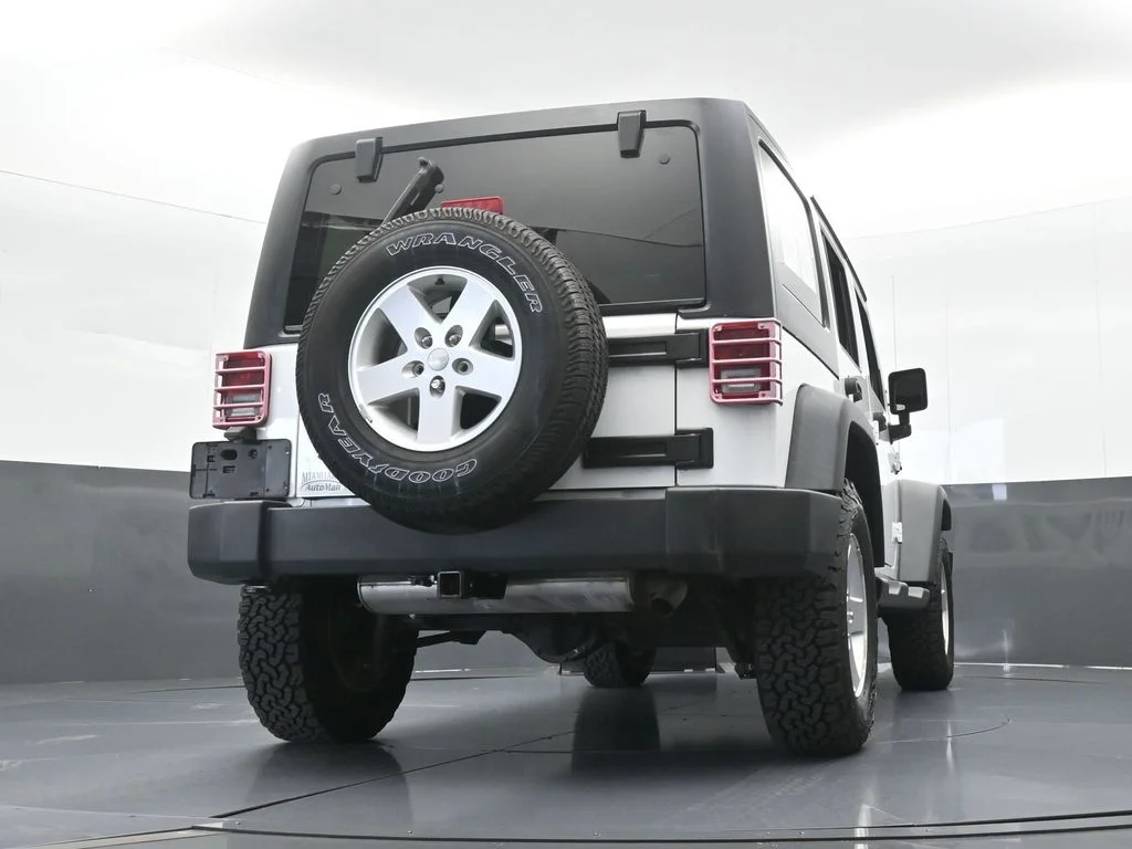 Used 2018 Bright White Clearcoat Jeep Unlimited Sport image 54
