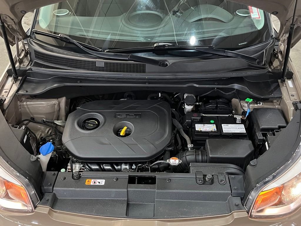 Used 2015 Brown Kia Plus image 6