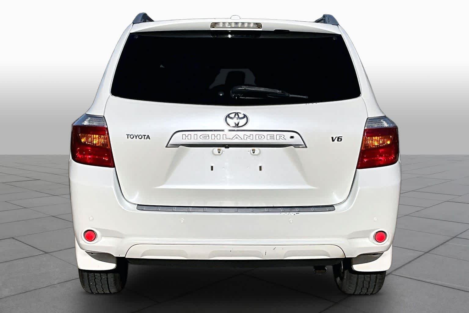 Used 2009 Blizzard Pearl Toyota Limited image 4