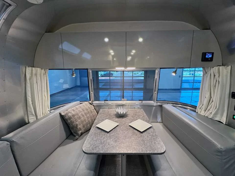 Used 2022 SILVER AIRSTREAM  image 28