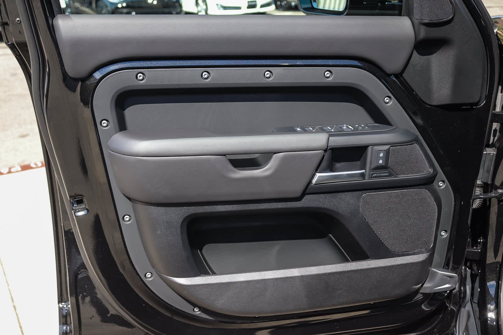 New 2026 Santorini Black Land Rover S image 19