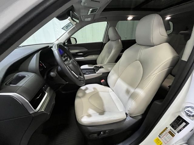 Used 2024 Beige Toyota XLE image 10
