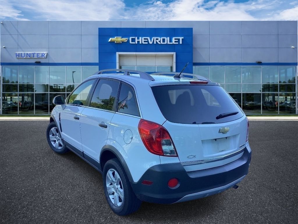 Used 2014 Arctic Ice Chevrolet LS image 2