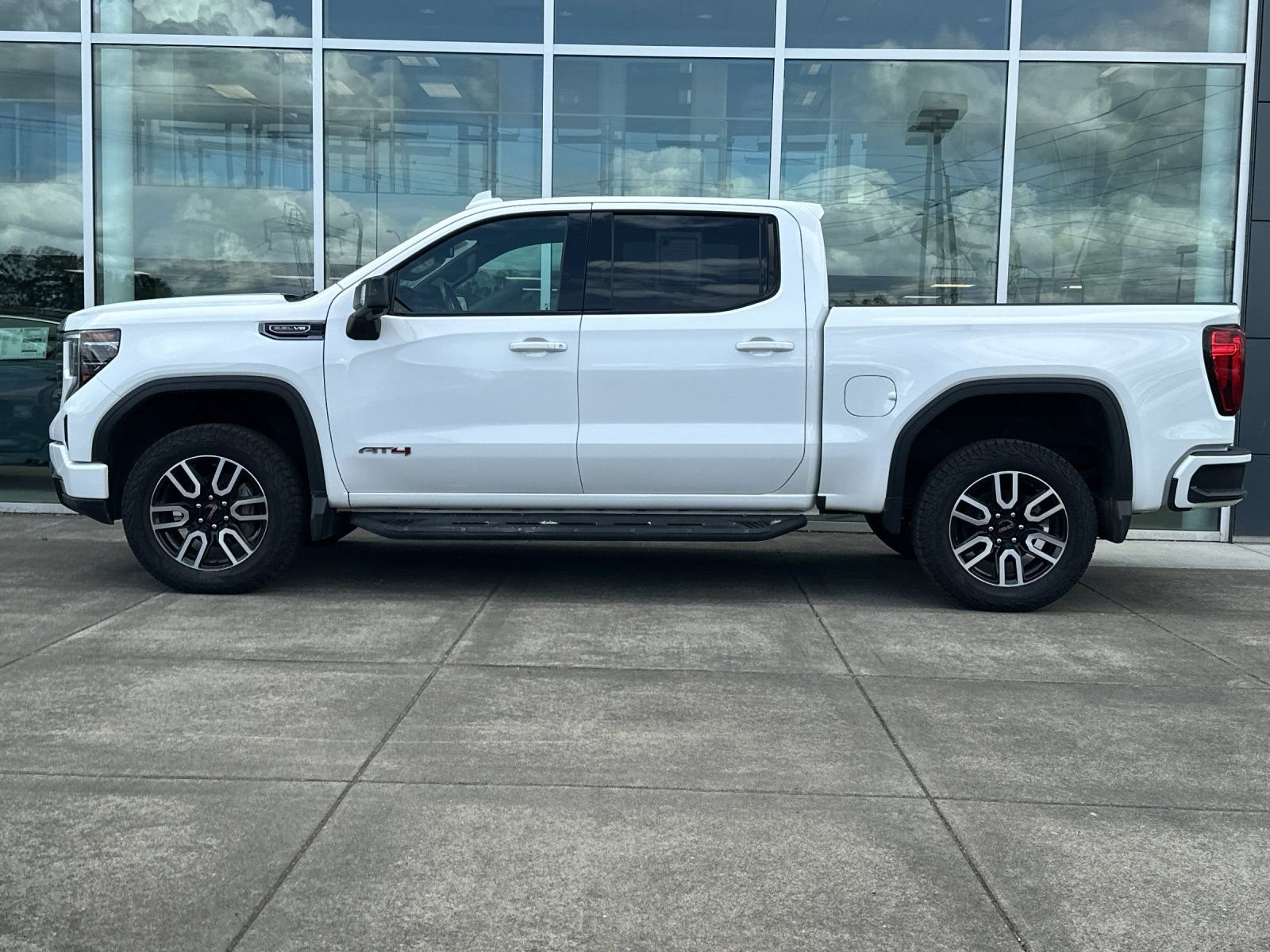 Used 2022 Summit White GMC AT4 image 5