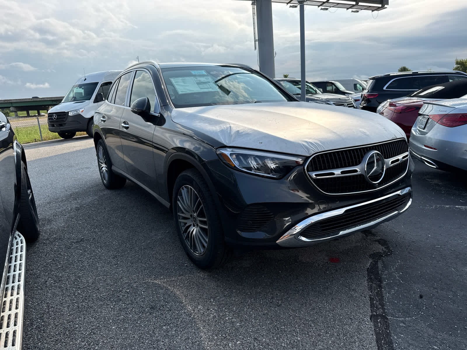 New 2027 Graphite Grey Metallic Mercedes-Benz GLC 300 image 6