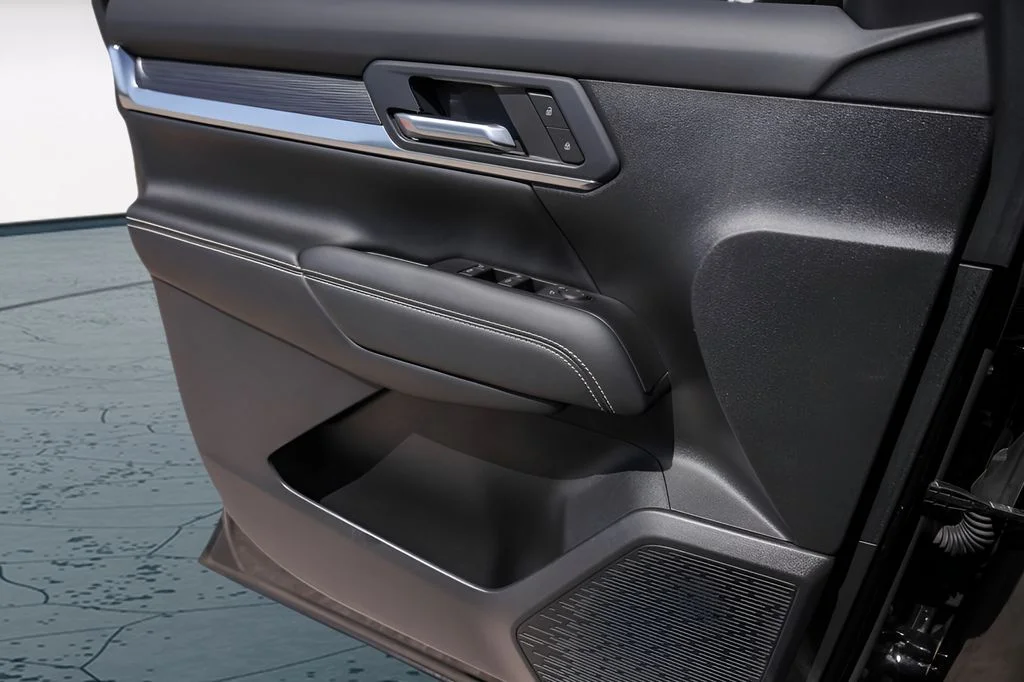 Used 2026 Black GMC Elevation image 23