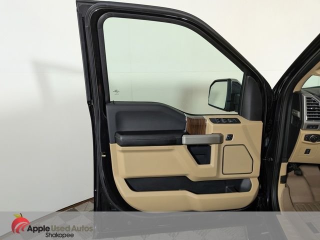 Used 2016 Black Ford Lariat image 8