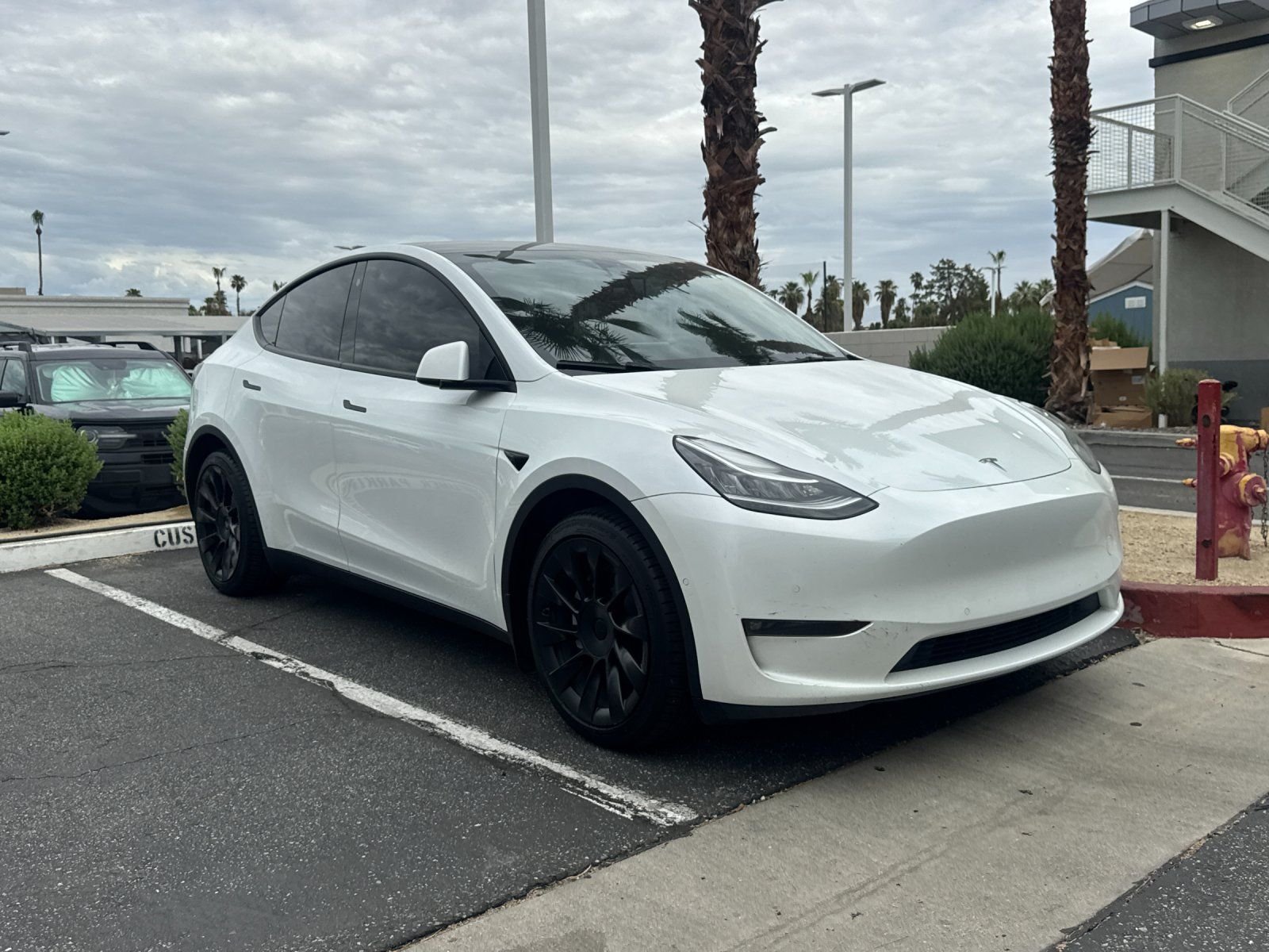 Used 2021 Tesla Model Y Long Range with VIN 5YJYGDEE5MF218128 for sale in Cathedral City, CA