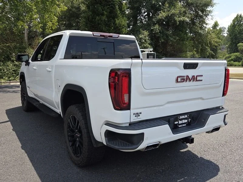 Used 2022 Summit White GMC AT4 image 13