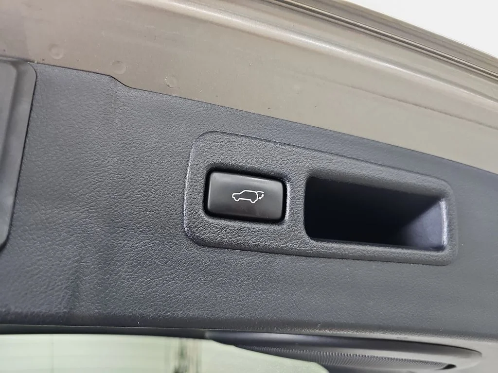 Used 2017 Silver Lexus 200t image 16
