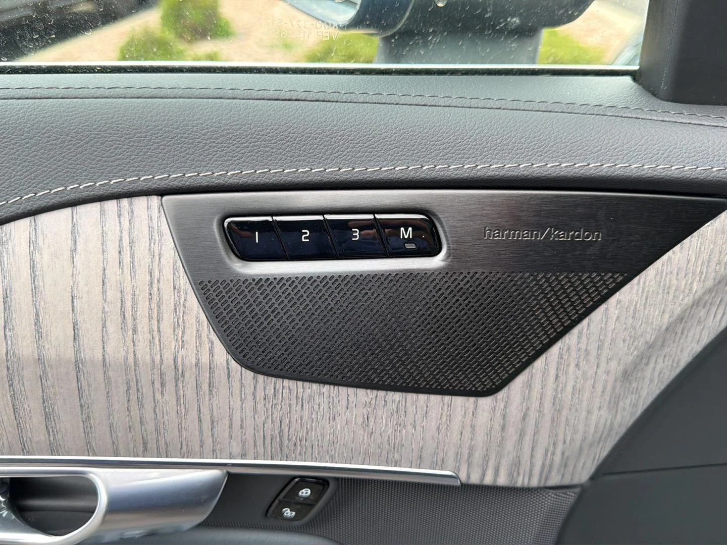 Used 2024 Denim Blue Metallic Volvo Ultimate Bright Theme image 16