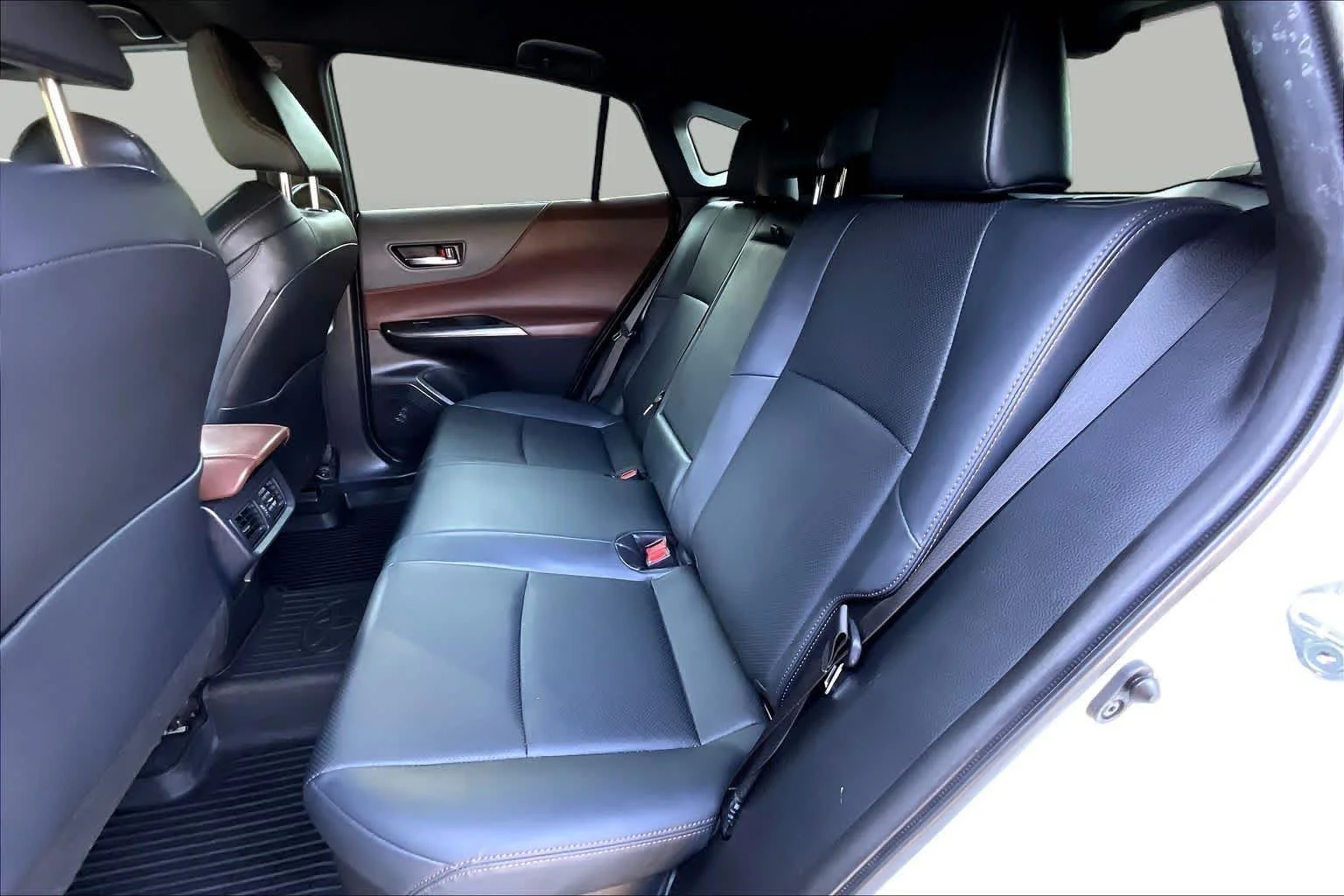 Used 2023 Wind Chill Pearl Toyota Limited image 19