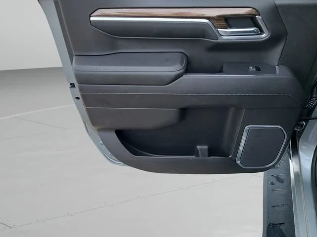 Used 2023 Sterling Gray Metallic Chevrolet LT image 14