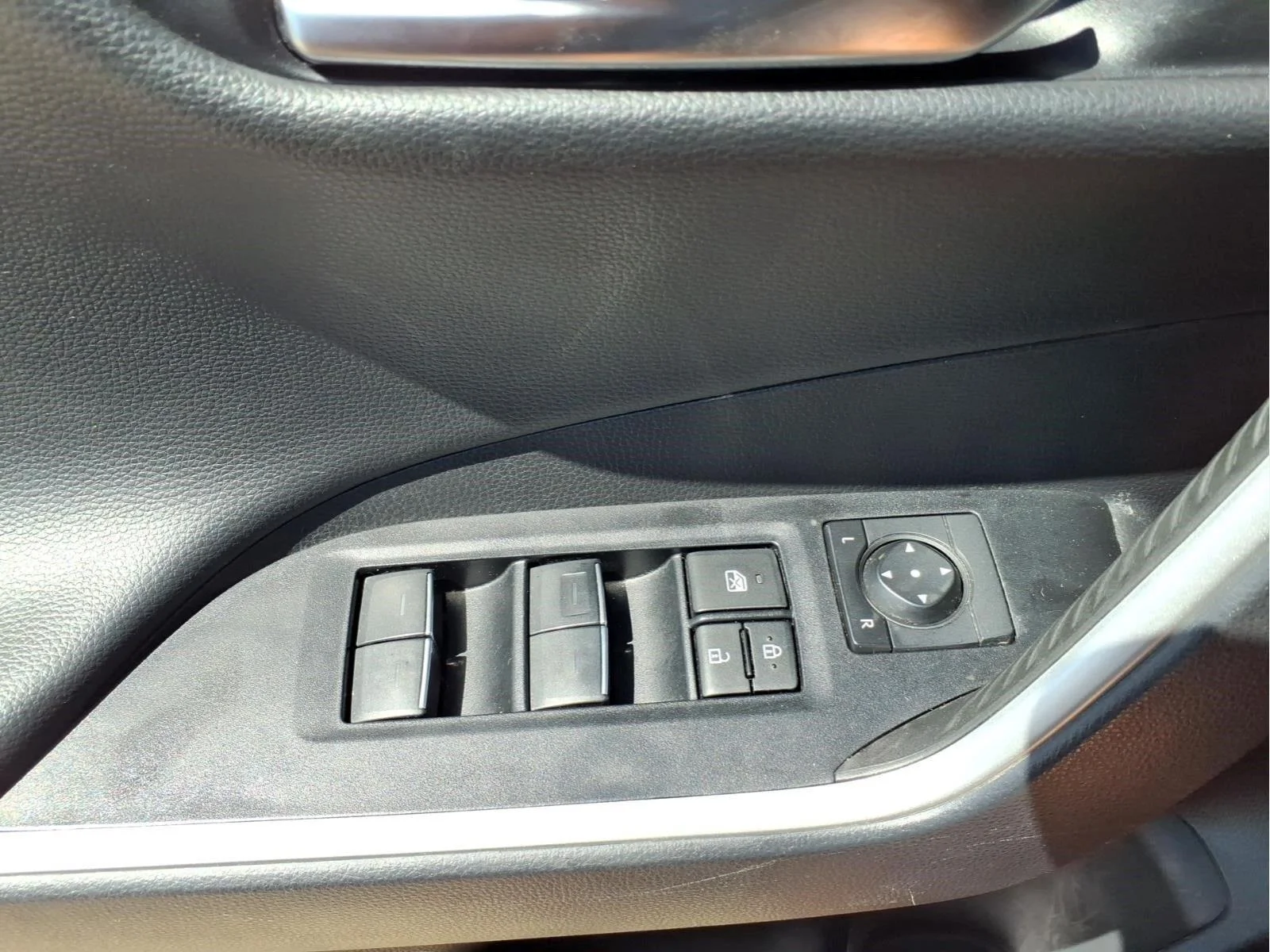 Used 2024 Ruby Flare Pearl Toyota Adventure image 19