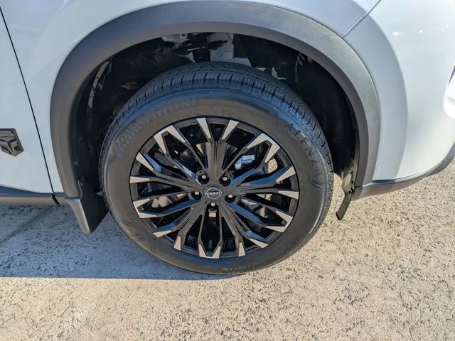 New 2026 Everest White Pearl TriCoat Nissan Dark Armor™ image 11