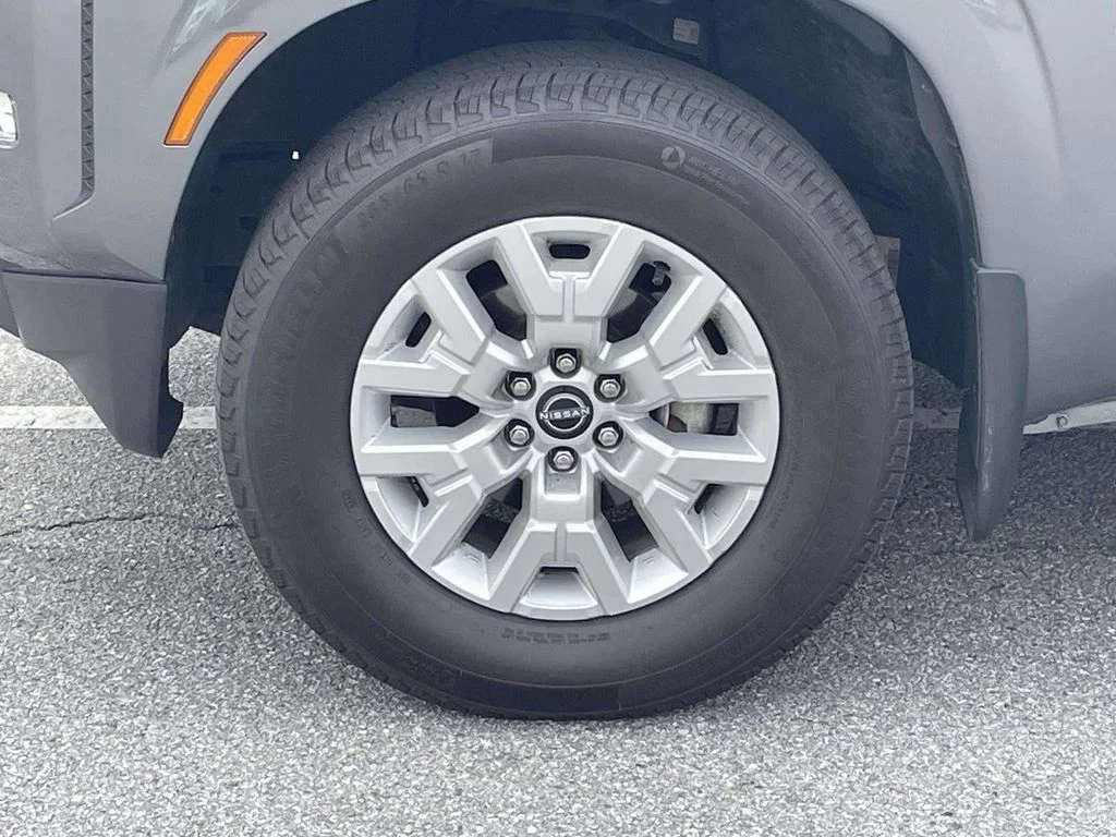 Used 2024 Gray Nissan SV image 7