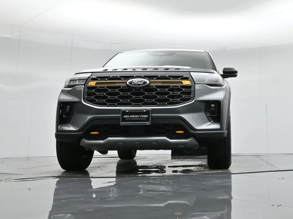 New 2026 Carbonized Gray Metallic Ford Tremor image 52