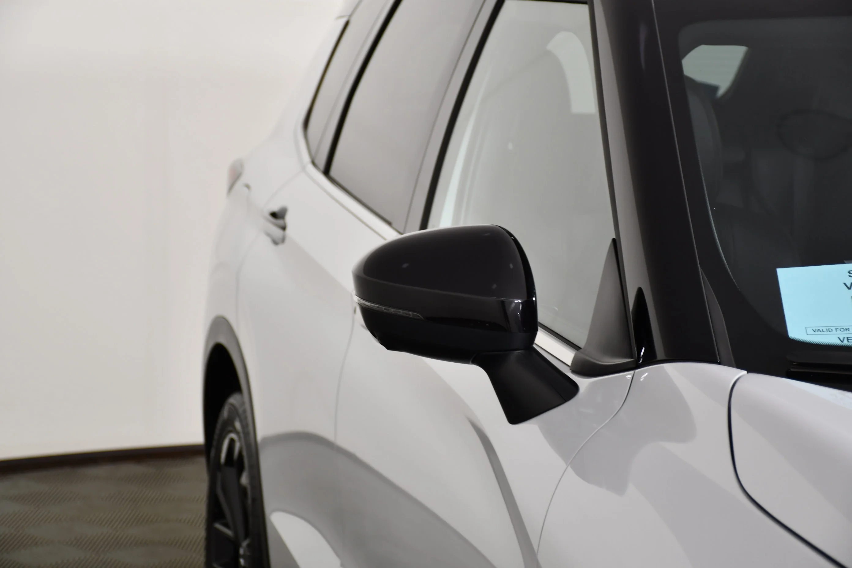Certified Used 2024 White Diamond Mitsubishi SE Black Edition w/Pano Roof image 14