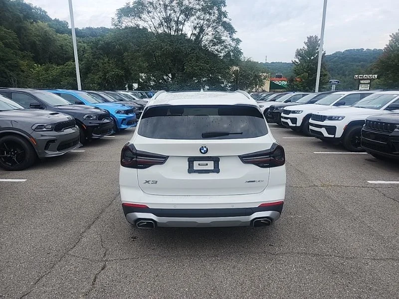 Used 2022 White BMW xDrive30i image 6